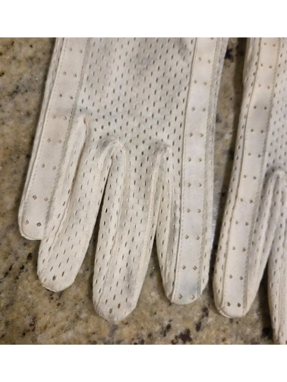 Vintage Womens Size 6.5 M/L Off-White Cotton Mesh Leather Stripe Gloves